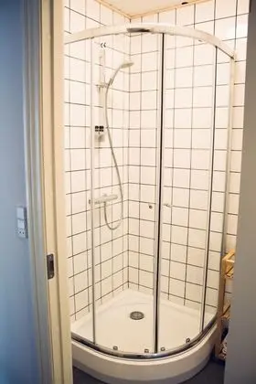 Tek Büyük Yataklı Oda, 1 Çift Kişilik Yatak, Ortak Banyo (1. floor)