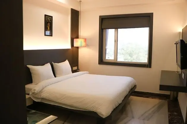 Pearl Single Room
