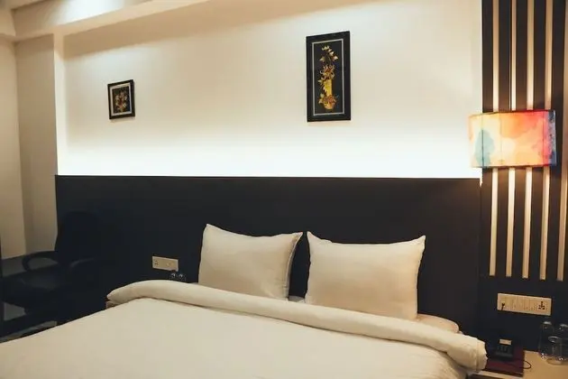 Pearl Single Room