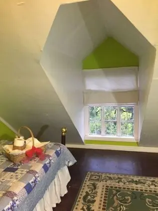 Standard Oda (Attic)