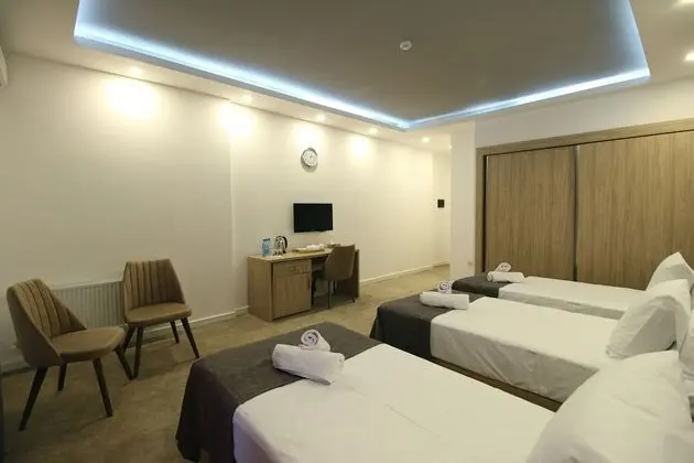 Standard Dört Kişilik Oda, Balkon, Şehir Manzaralı