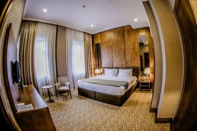 Standard Tek Büyük Yataklı Oda