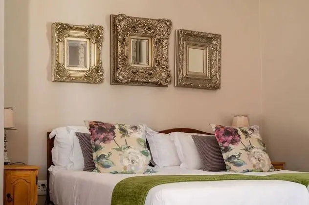 Standard Tek Büyük veya İki Ayrı Yataklı Oda (Manor)
