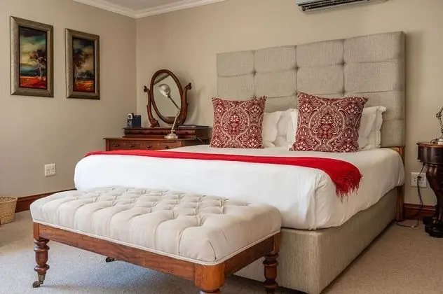 Standard Tek Büyük veya İki Ayrı Yataklı Oda (Manor)