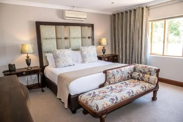 Superior Tek Büyük veya İki Ayrı Yataklı Oda (Manor)