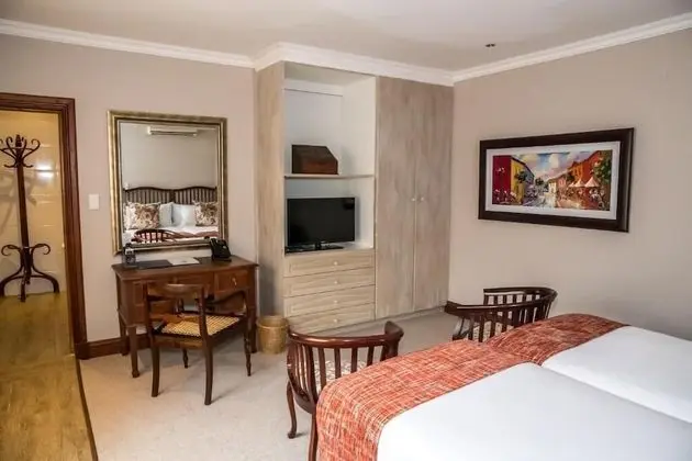 Superior Tek Büyük veya İki Ayrı Yataklı Oda (Manor)