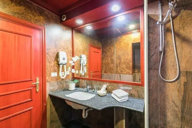 Standard Tek Büyük veya İki Ayrı Yataklı Oda