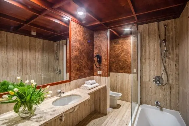 Superior Tek Büyük Yataklı Oda