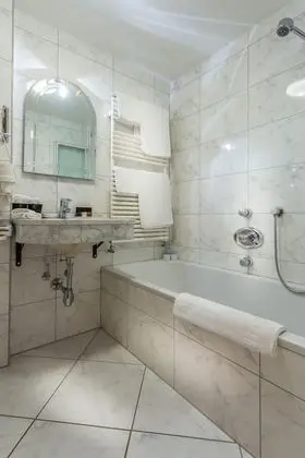 Comfort Tek Büyük Yataklı Oda, Balkon, Dağ Manzaralı