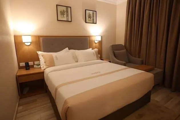 Club King Room