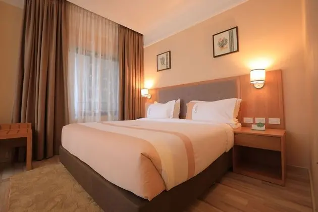 Club King Room