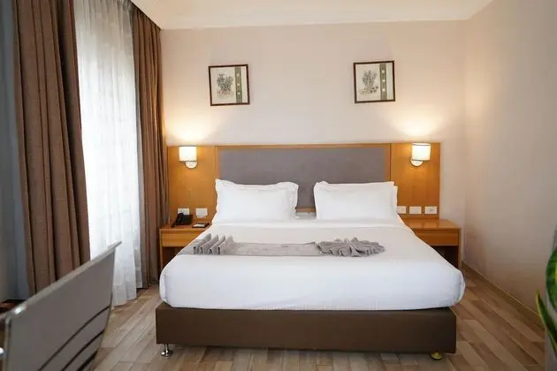 Club King Room