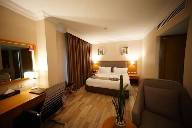 Club King Room