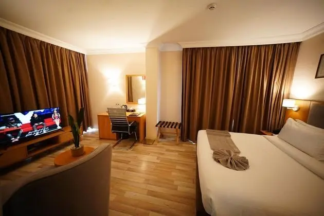 Club King Room