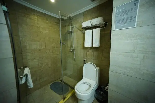 Club King Room