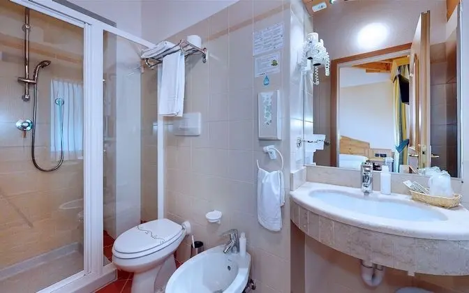 Comfort Büyük Yataklı Tek Kişilik Oda