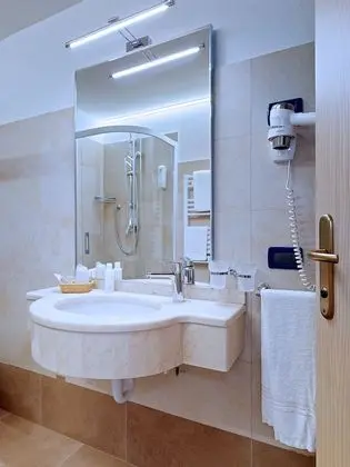 Comfort Büyük Yataklı Tek Kişilik Oda
