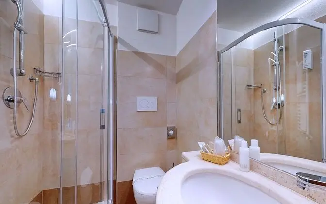 Comfort Büyük Yataklı Tek Kişilik Oda