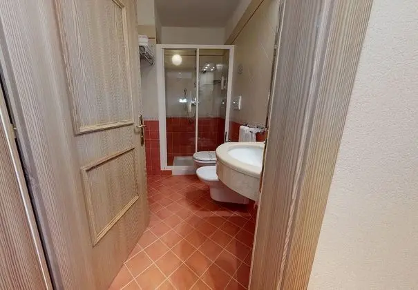 Comfort Tek Büyük veya İki Ayrı Yataklı Oda