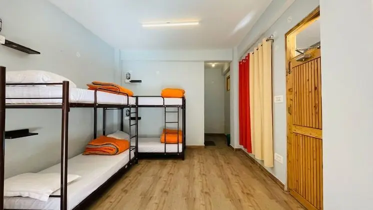 Superior 8 Bed Mixed Ensuite