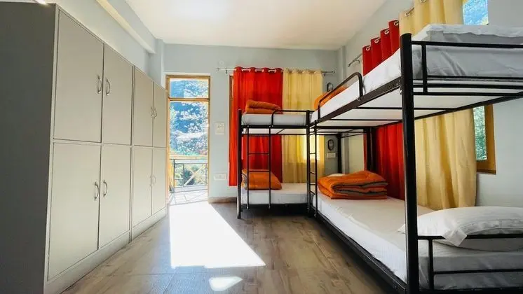 Superior 8 Bed Mixed Ensuite
