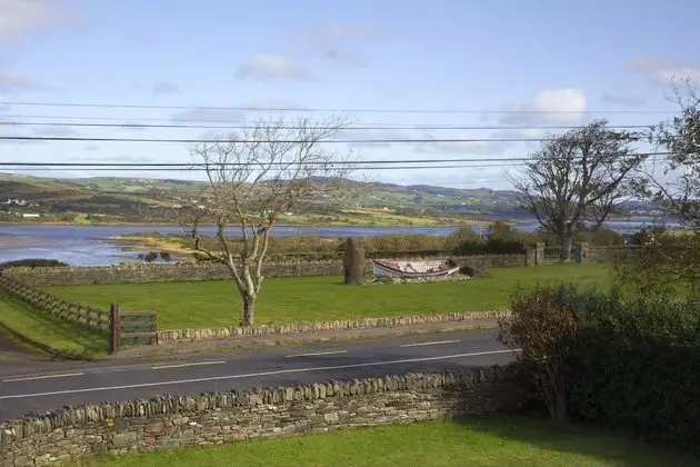 Üç Kişilik Oda, Deniz Manzaralı (CARNDONAGH)