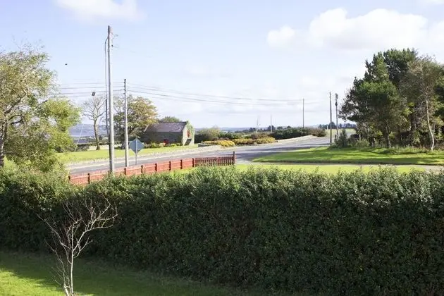 Üç Kişilik Oda, Deniz Manzaralı (CARNDONAGH)