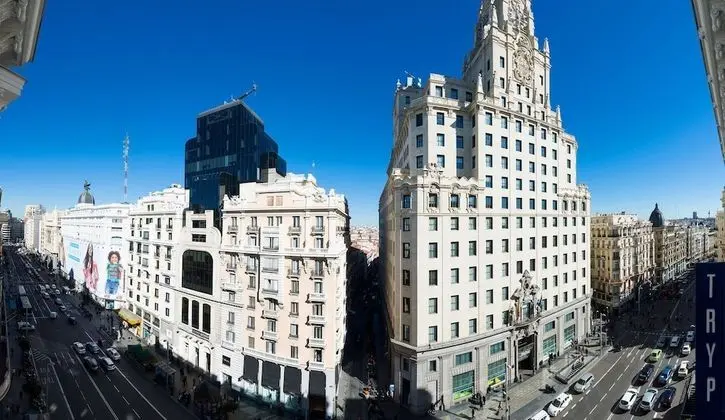 Superior Oda (Gran Vía view)