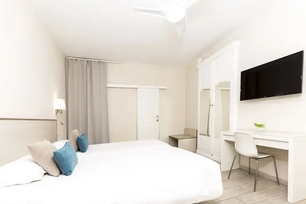 Tek Büyük Yataklı Oda (Interior)