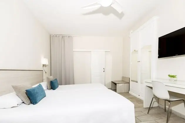Tek Büyük Yataklı Oda (Interior)