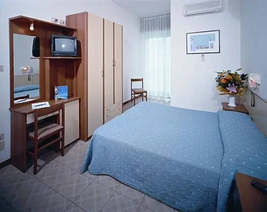 Tek Büyük veya İki Ayrı Yataklı Oda, Balkon