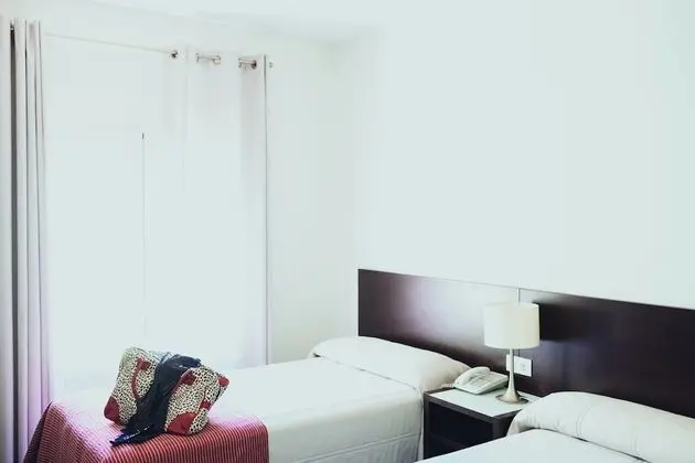 Büyük Yataklı Tek Kişilik Oda