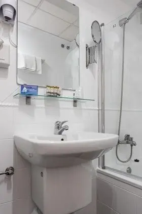 Tek Büyük Yataklı Oda, 1 Çift Kişilik veya 2 Tek Kişilik Yatak