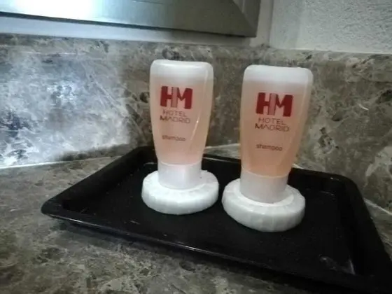 Tek Büyük Yataklı Oda, 2 Çift Kişilik Yatak