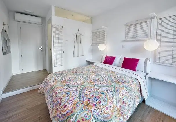 Tek Büyük Yataklı Oda (con Balcon)