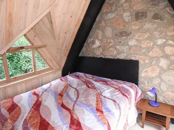 Basic Kır Evi, Göl Manzaralı (Zomwe)