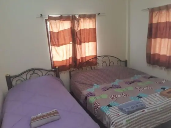 2 Bedrooms House