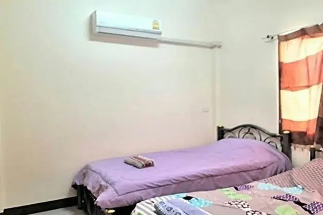 2 Bedrooms House