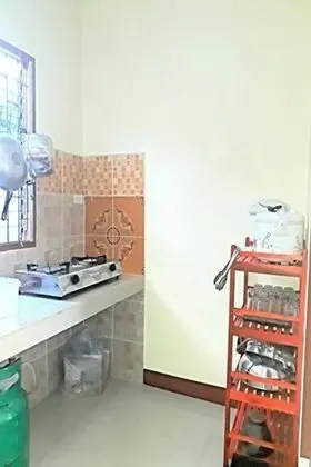 2 Bedrooms House