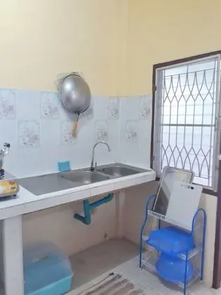 3 Bedrooms House