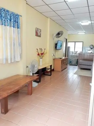 3 Bedrooms House
