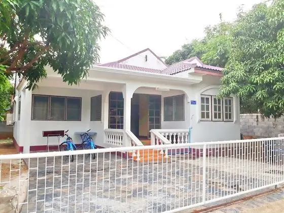 3 Bedrooms House
