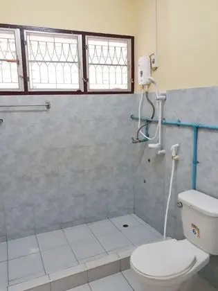 3 Bedrooms House