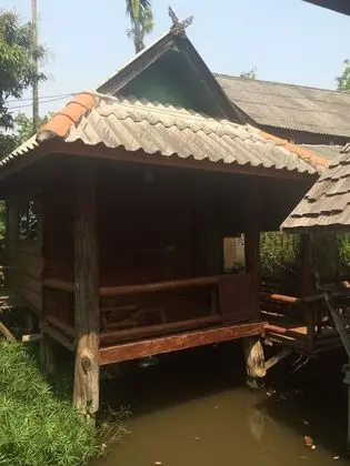 Fan Bungalow