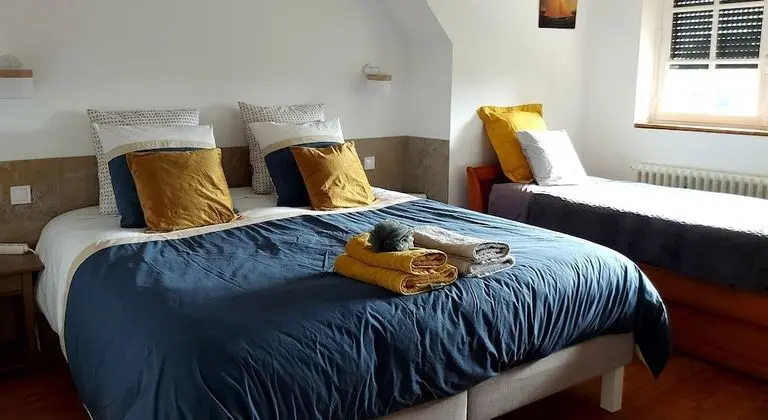 Dört Kişilik Oda, Sigara İçilmez, Havuz Manzaralı