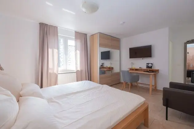 Business Tek Büyük Yataklı Oda