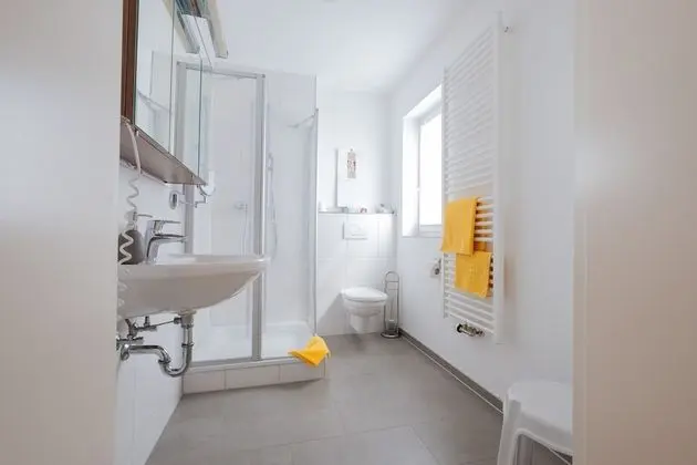 Business Tek Büyük Yataklı Oda