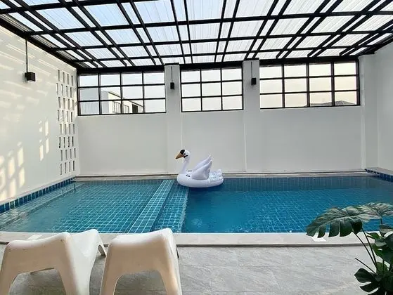 Villa, 4 Yatak Odası, Havuz Manzaralı