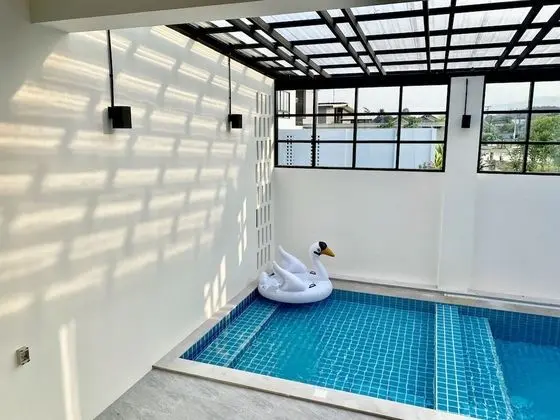 Villa, 4 Yatak Odası, Havuz Manzaralı