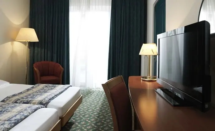 Family Oda, 1 Çift Kişilik Yatak ve Çekyat